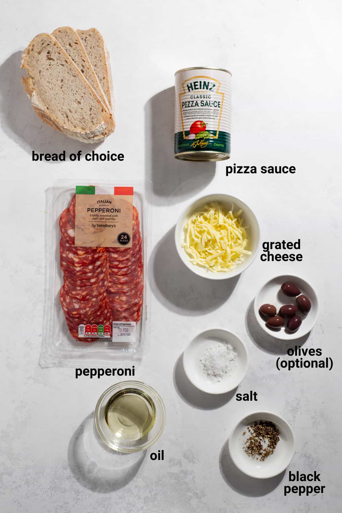 Pepperoni pizza toast ingredients.